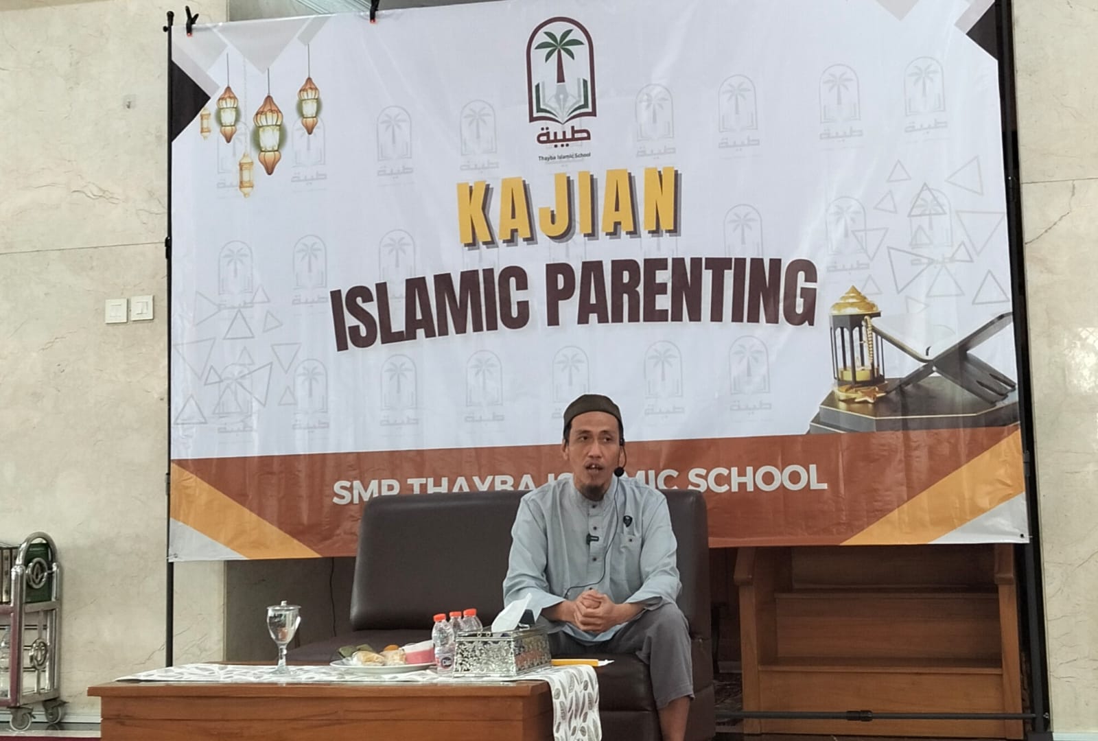 Kajian Islamic Parenting di SMP Thayba Islamic School