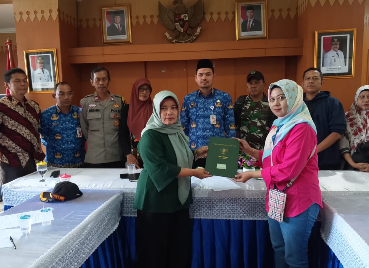 Sertifikat Warga Paseban Resmi Dikembalikan, Polemik PPMK Berakhir Damai