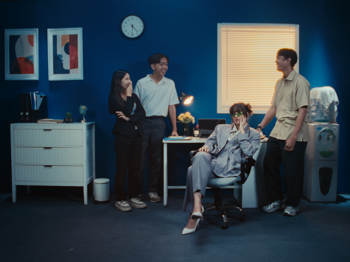 Mawar de Jongh Tampil Centil di MV “Tinggal”, OST “Tinggal Meninggal”
