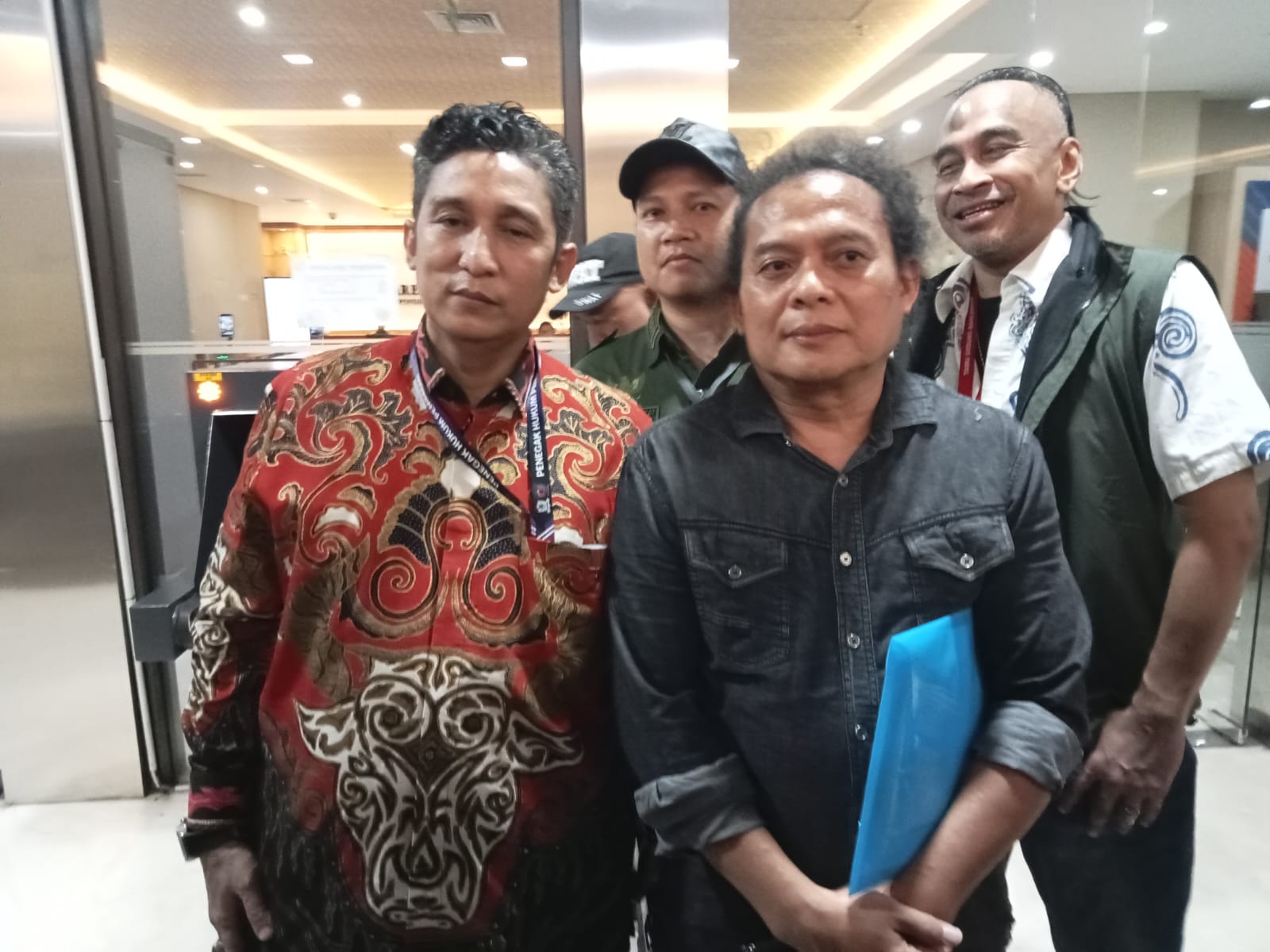 *Perseteruan Deolipa dan Firdaus dengan Hotman Paris Makin Memanas: Dugaan Hoaks Penetapan Tersangka*