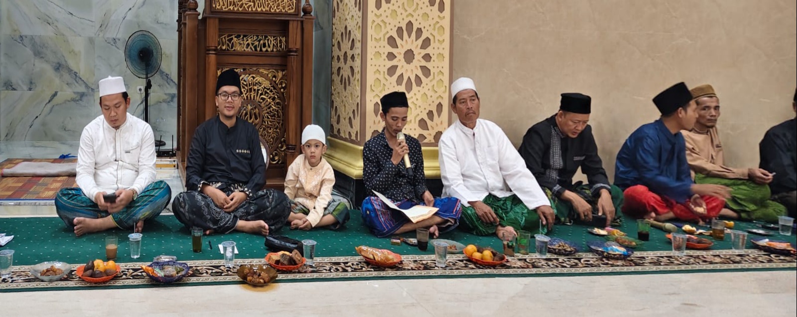 Kades Sindangheula Hadiri Peringatan Isra Mi’raj di Masjid Jami Al-Ikhlas Pasagi Kembang