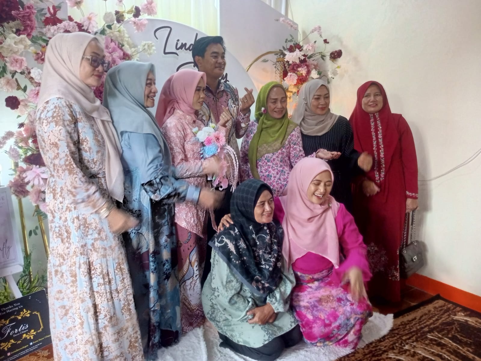 Keluarga Besar Bapak Manda Gelar Acara Lamaran Khidmat di Kampung Keweni, Cibeber
