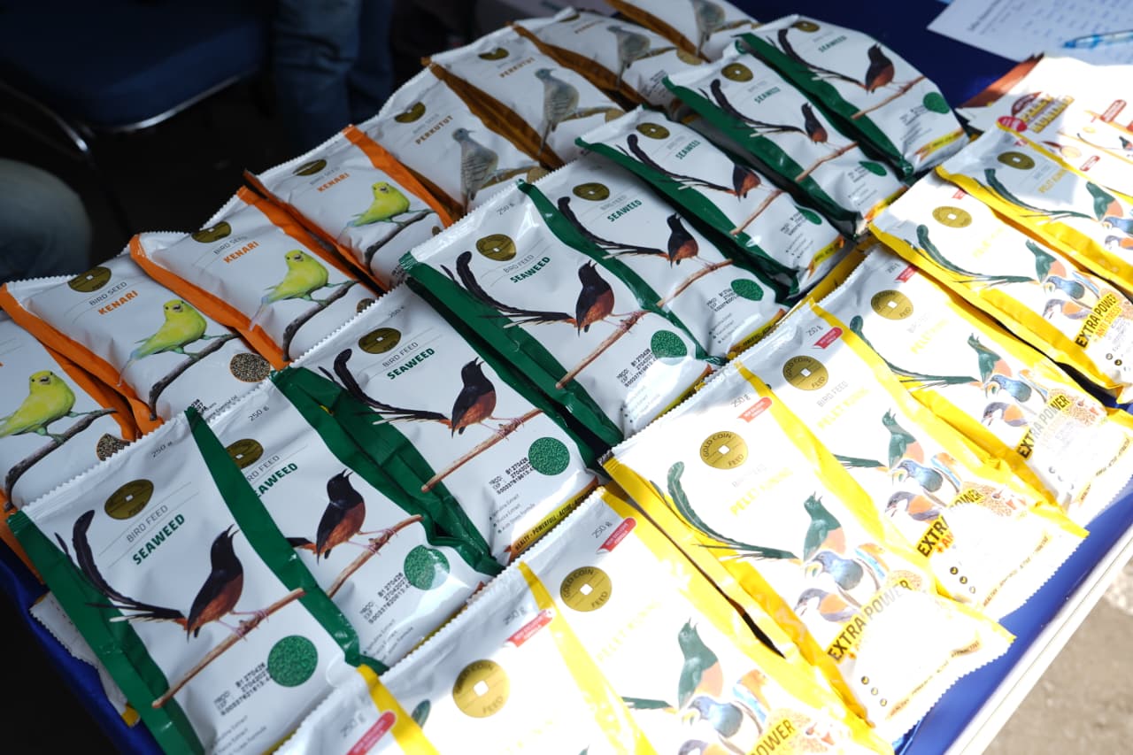 Simfoni Kicau yang Gerakkan Ekonomi,  Ekosistem UMKM di Balik Gantangan Burung