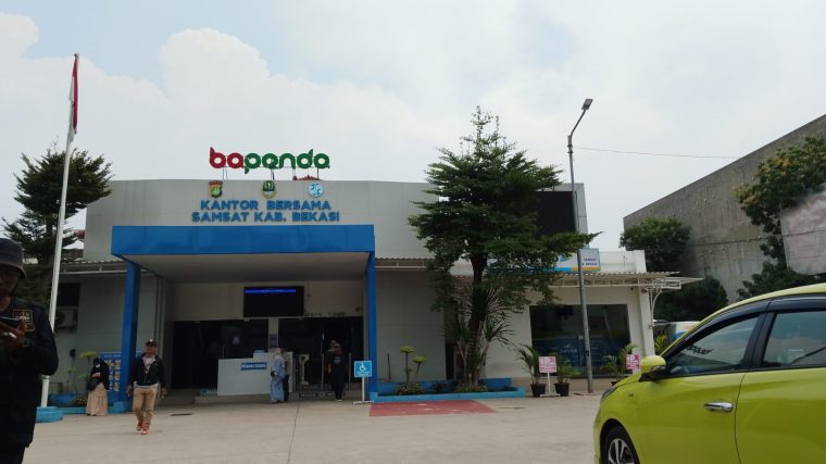 pelayanan di kantor Samsat Kab.Bekasi kembali mendapat apresiasi positif dari masyarakat.